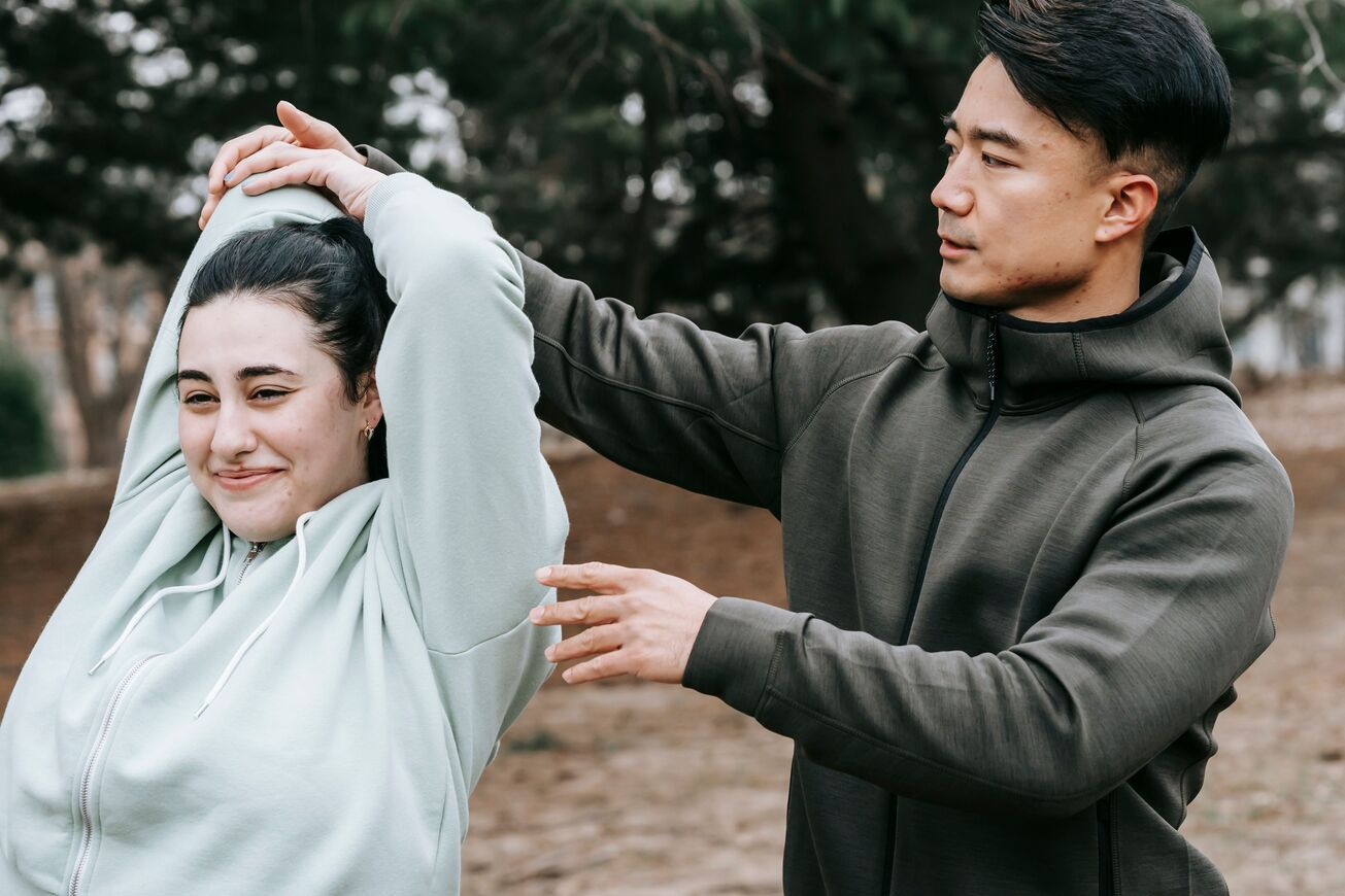 Coach en Activité Physique Adaptée accompagnant une séance